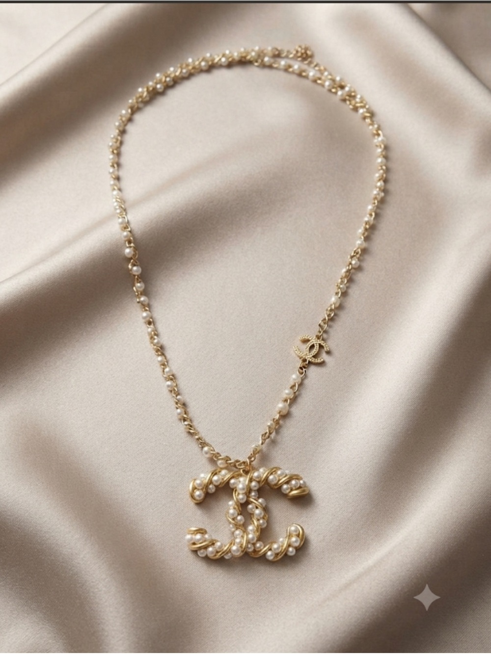 CC Gold Pearl Intertwined Logo Necklace - Luxury Women's Jewelry
